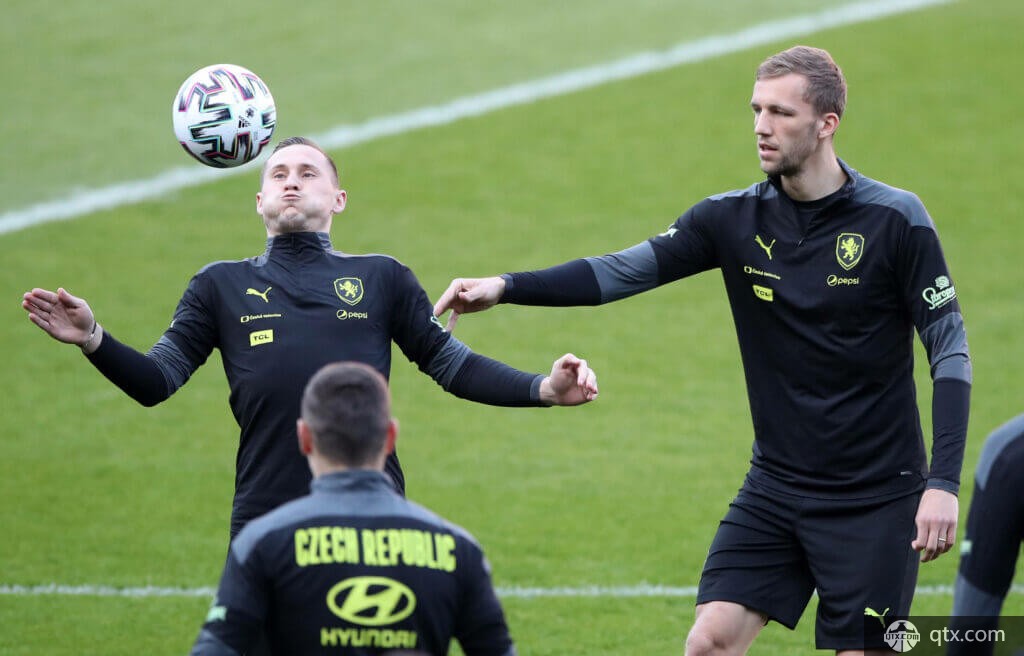 【足球】周三005英超联赛推荐：阿斯顿维拉VS利物浦.