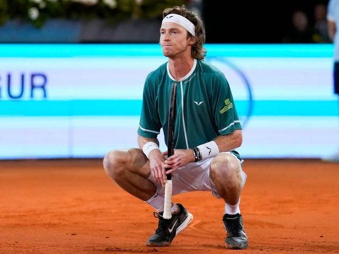 美洲杯足球赛：哥伦比亚以2比1击退巴拉圭